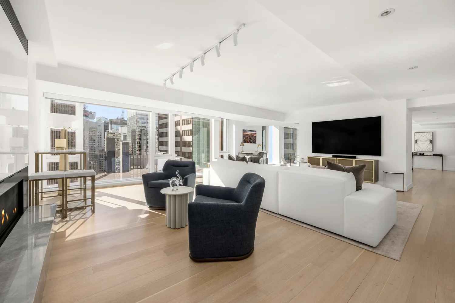 $5,995,000 | 135 West 52nd Street, Unit 40A | Theater District
