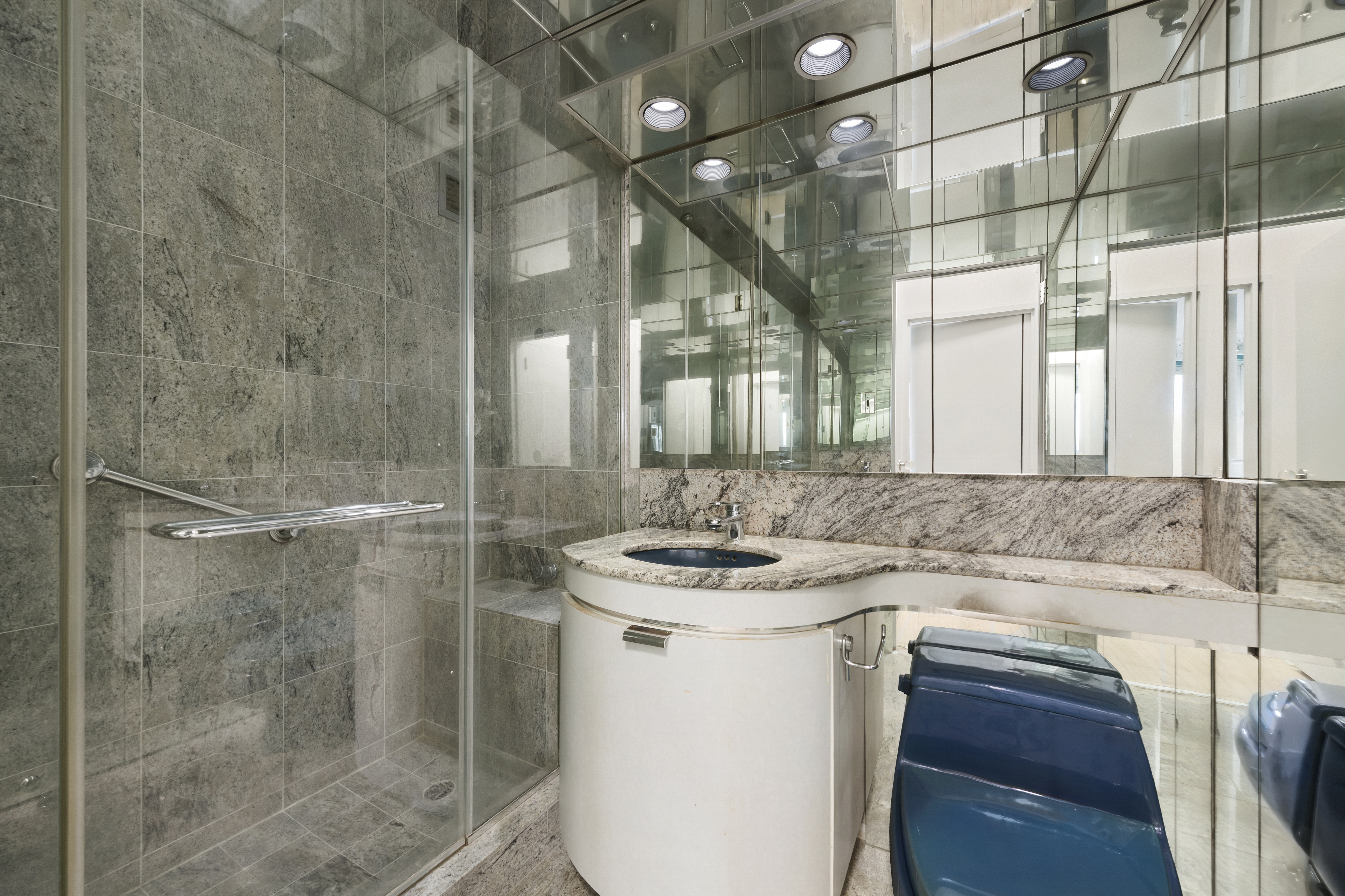 25 Sutton Place South, Unit 11M Manhattan, NY 10022 - Photo 9 of 11