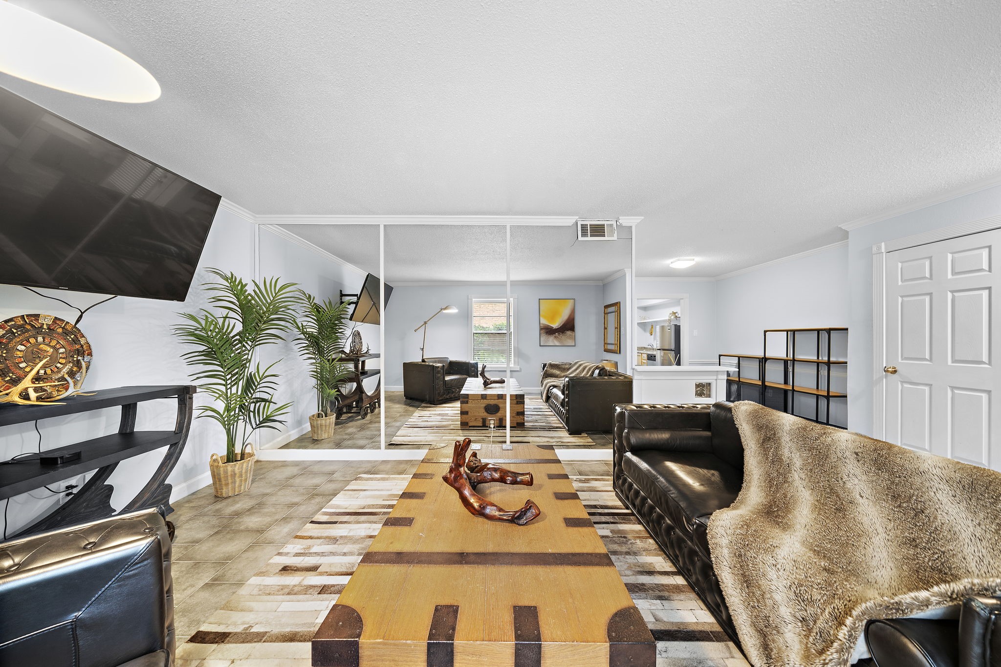 8289 Kingsbrook Road, Unit 173 Houston, TX 77024 - Photo 5 of 20 Gallery Image 5