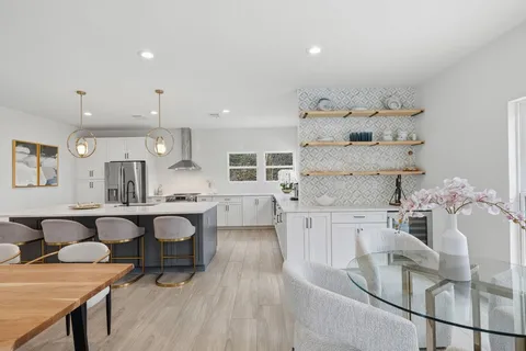 $925,000 | 1904 Lakeway Boulevard, Lakeway, TX 78734