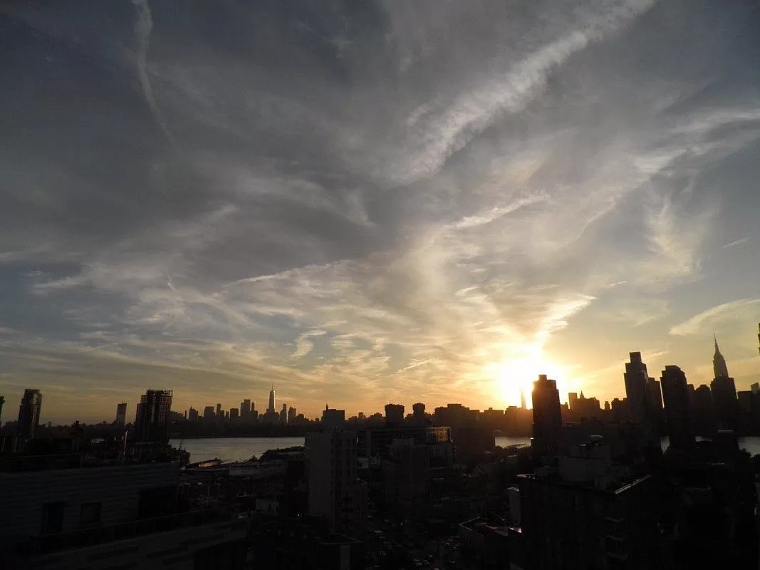 48-15 11th Street, Unit 8C Queens, NY 11101 - Photo 6 of 10