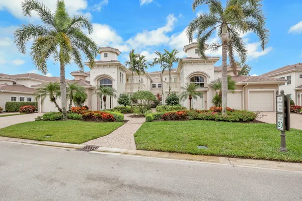 $1,150,000 | 517 Avellino Isles Circle, Unit 35101, Naples, FL 34119