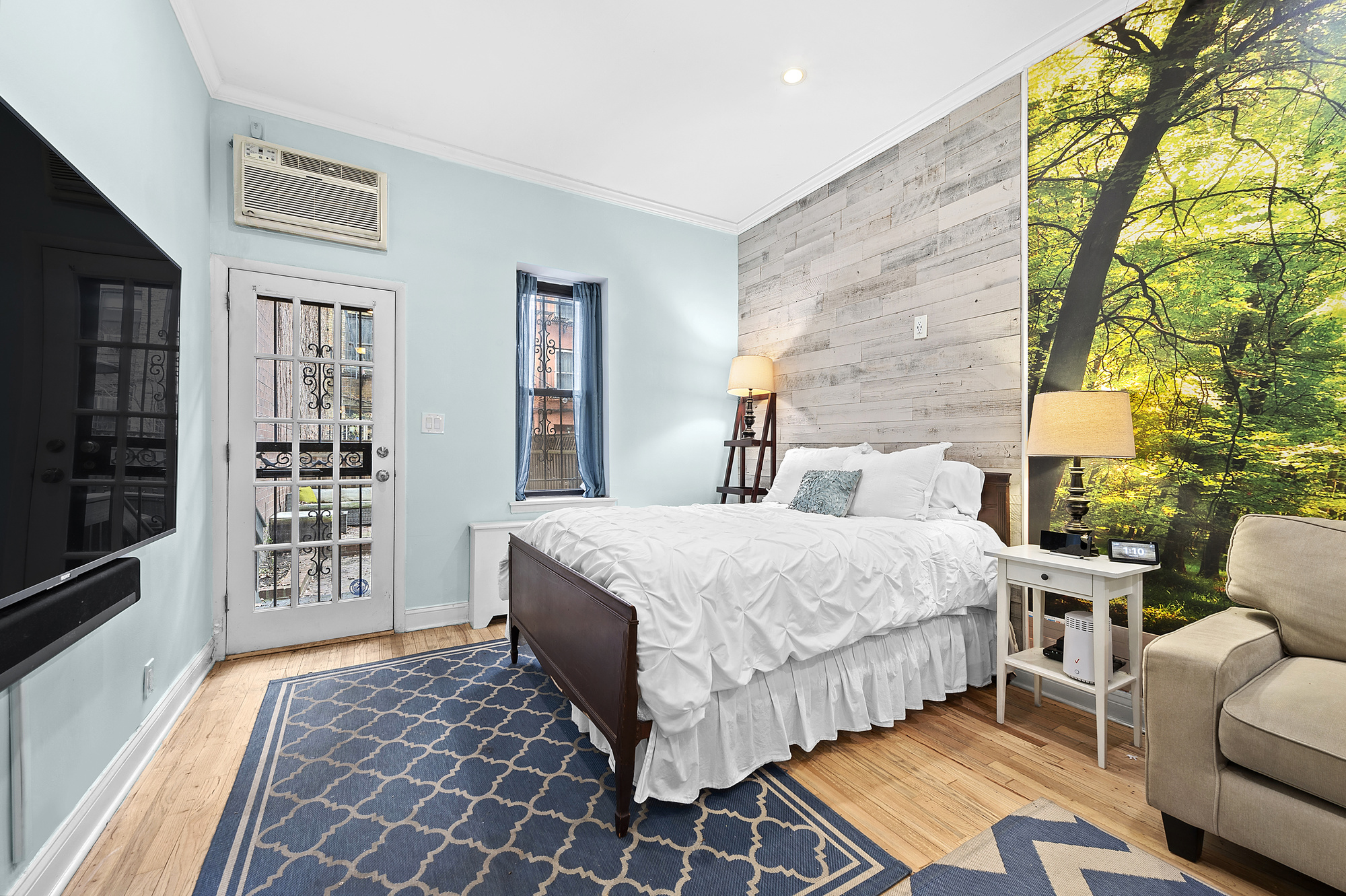 203 East 89th Street, Unit 1C Manhattan, NY 10128 - Photo 3 of 7