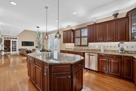 $1,400,000 | 6200 Guilford Drive, Alexandria, VA 22310