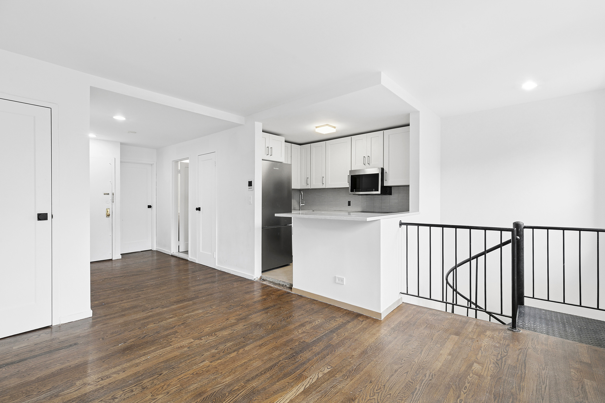 467 6th Avenue, Unit 3 Manhattan, NY 10011 - Photo 2 of 6