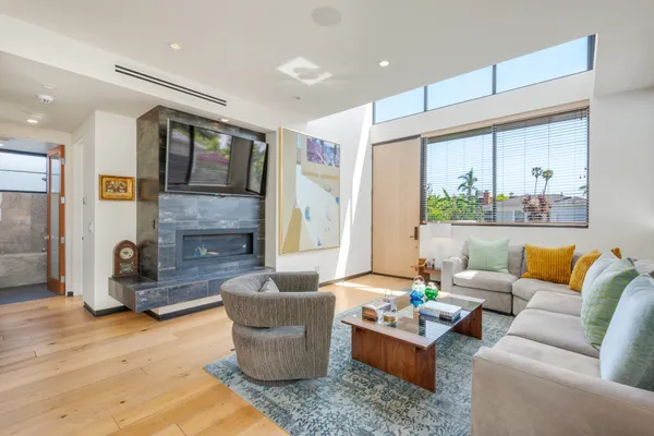 $3,825,000 | 2325 Cloy Avenue, Venice, CA 90291