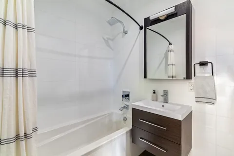 $1,265,000 | 695 6th Avenue, Unit 2L | Greenwood Heights