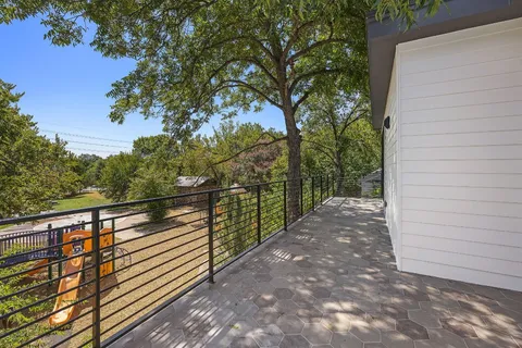 $1,275,000 | 2201 East 16th Street, Austin, TX 78702