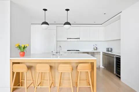 $2,595,000 | 251 1st Street, Unit 7F | Park Slope