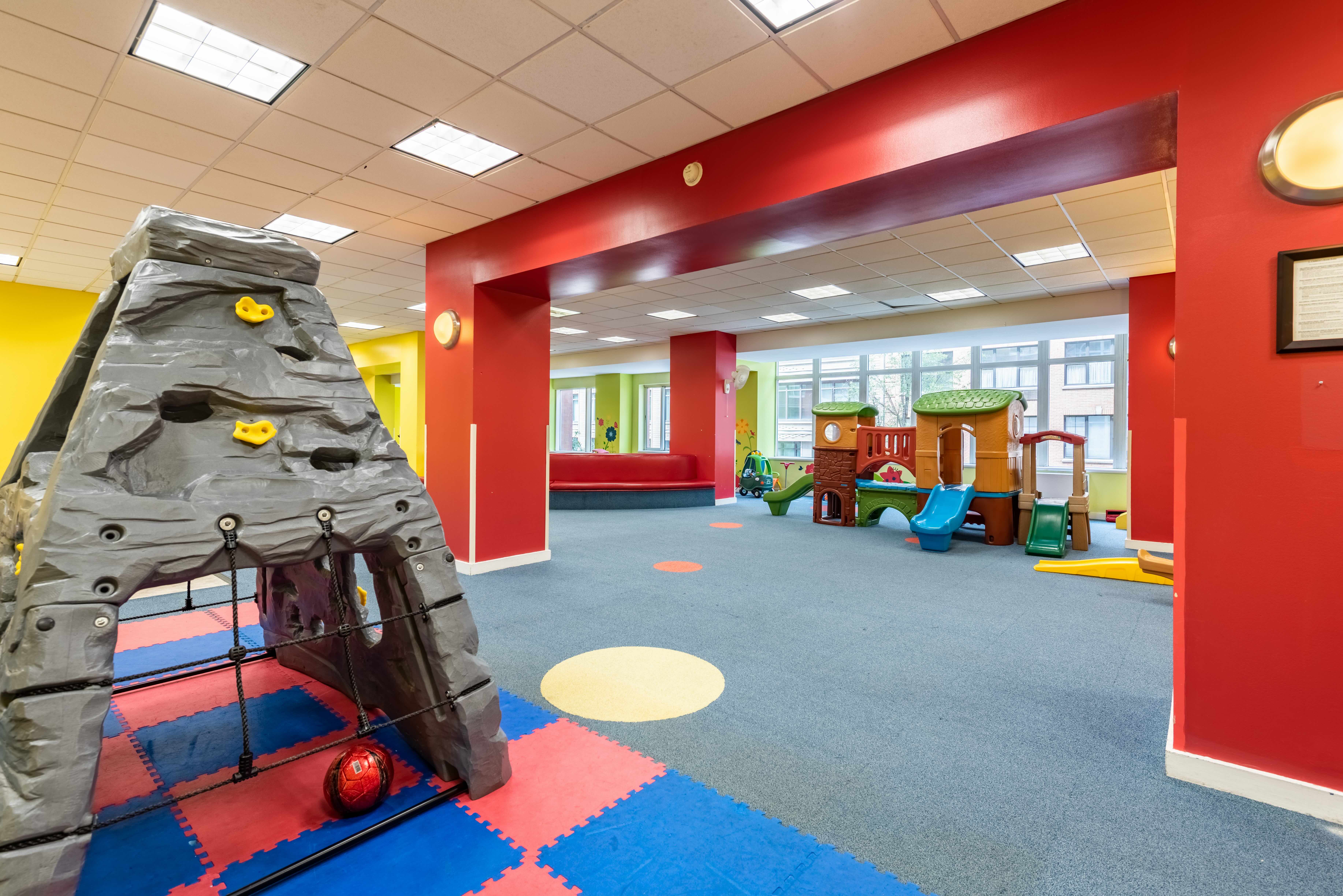 2373 Broadway, Unit 630 Manhattan, NY 10024 - Photo 11 of 17 a room with lots of gym equipment