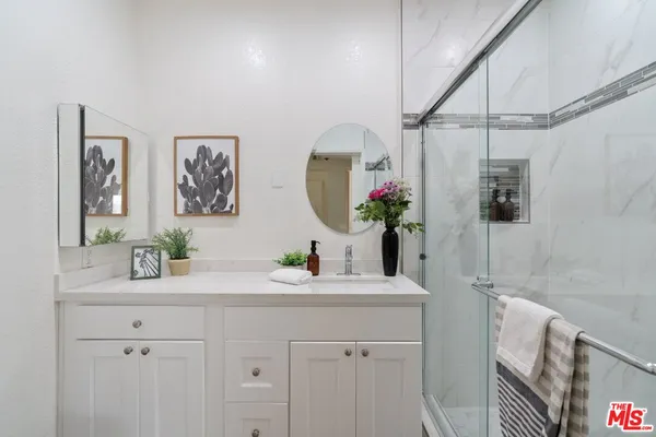 $1,138,000 | 1915 Malcolm Avenue, Unit 301, Los Angeles, CA 90025