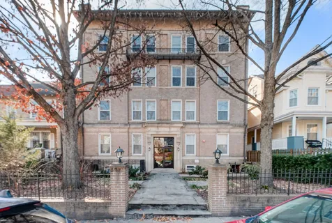 $425,000 | 219 T Street Northeast, Unit 404, Washington, DC 20002