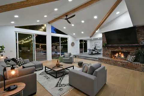 $2,599,000 | 4053 Harclare Lane, Encino, CA 91436