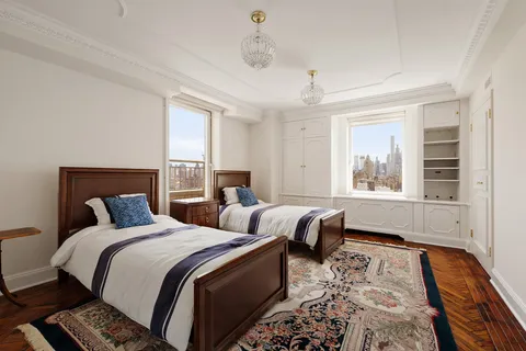 $11,600,000 | 1049 5th Avenue, Unit PH20 | Upper East Side