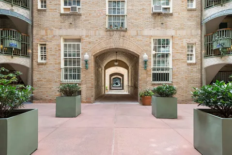 $512,500 | 516 East 78th Street, Unit 3O | Upper East Side