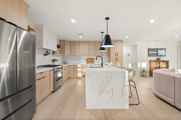 $1,649,000 | 5758 Tobias Avenue, Sherman Oaks, CA 91411