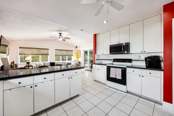$1,275,000 | 8610 Southwest 83rd Street, Miami, FL 33143