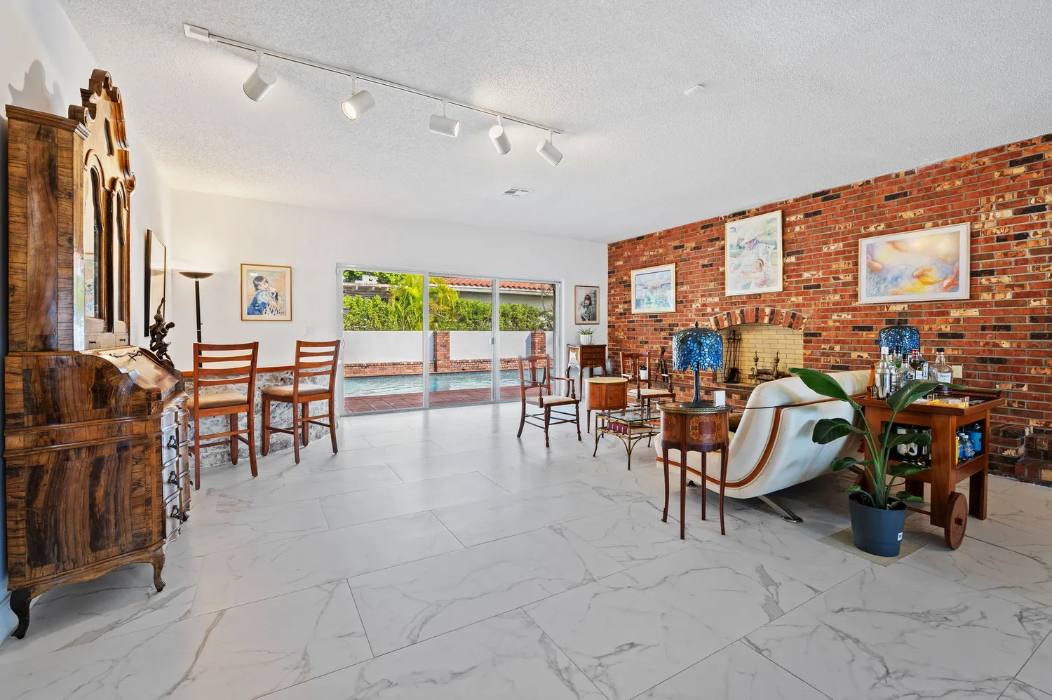 $2,595,000 | 218 Shore Drive South, Miami, FL 33133