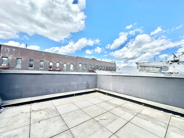 $3,996 | 172 Meserole Street, Unit 4A | Williamsburg