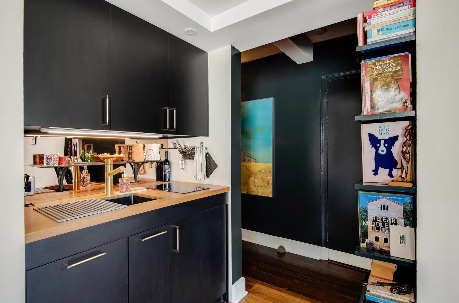 $389,000 | 320 East 42nd Street, Unit 2510 | Murray Hill