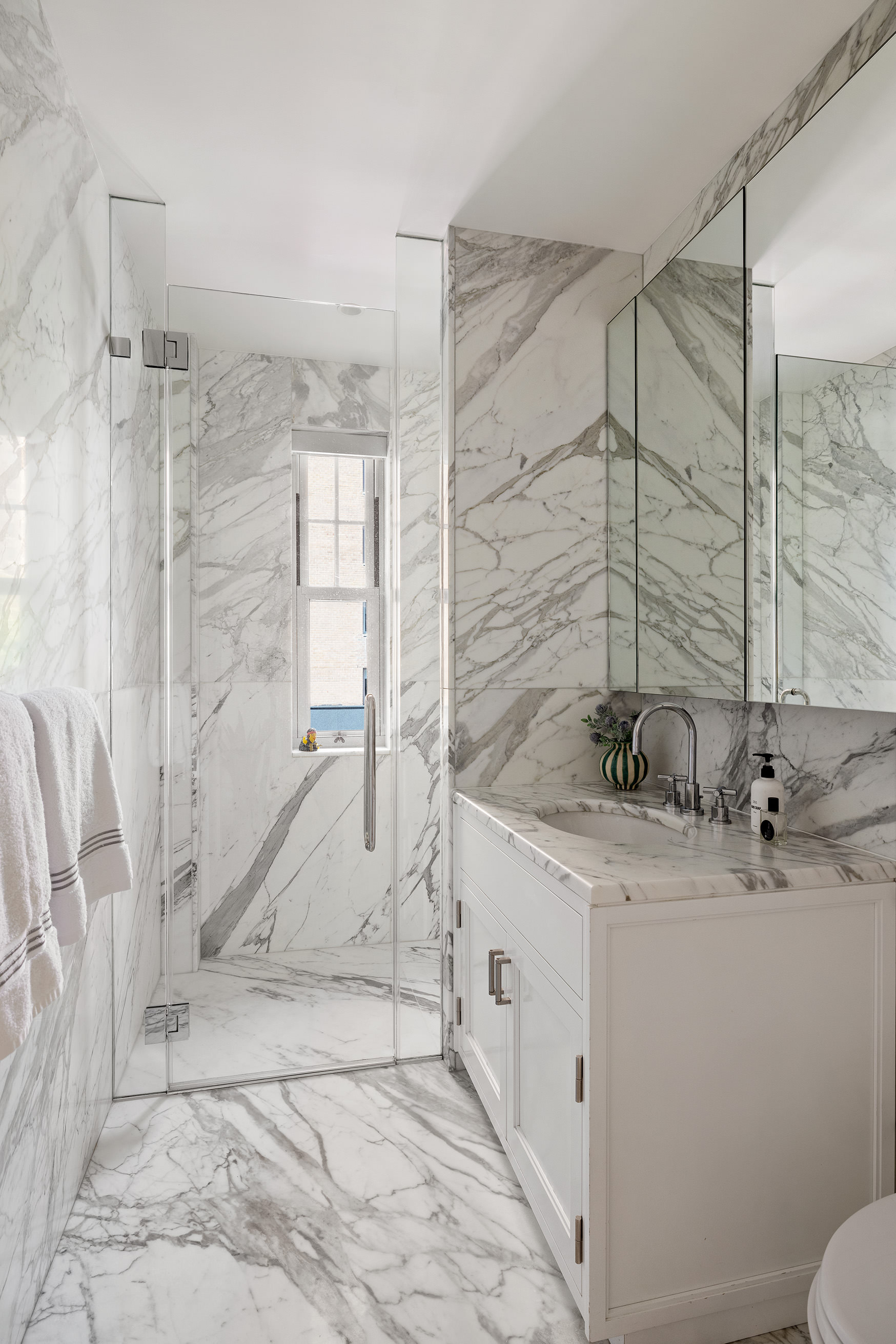 150 East 72nd Street, Unit 2N Manhattan, NY 10021 - Photo 10 of 20 Gallery Image 10