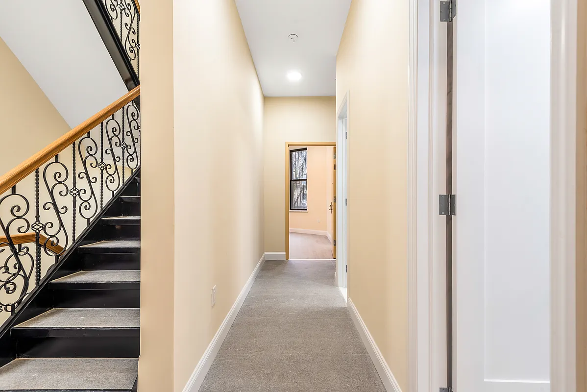 946 St Nicholas Avenue Manhattan, NY 10032 - Photo 7 of 14