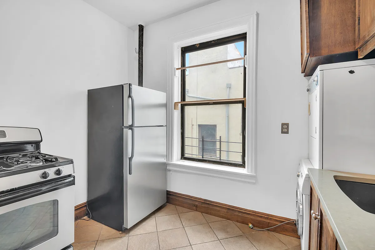 246 Cornelia Street, Unit D1 Brooklyn, NY 11221 - Photo 8 of 10
