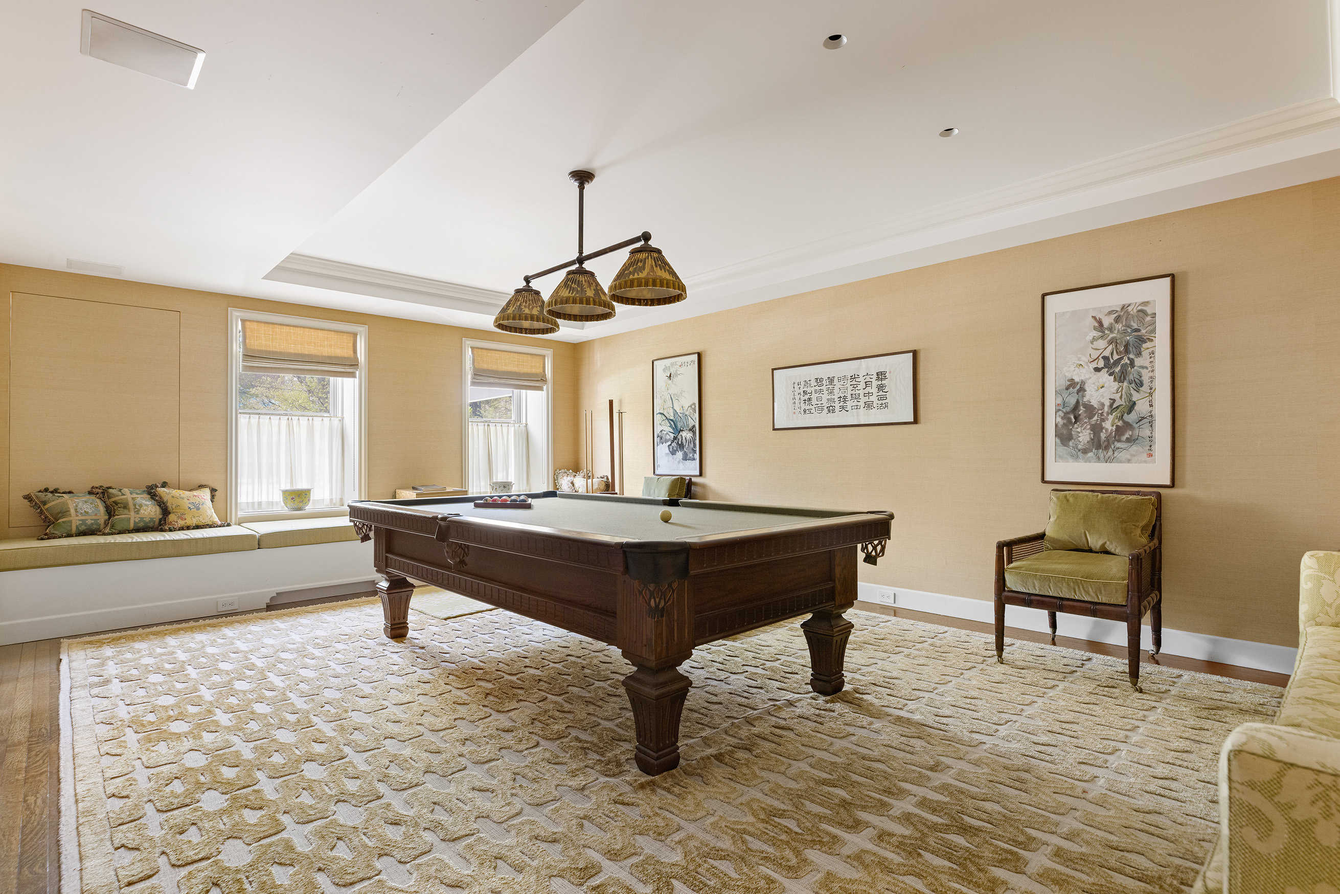 15 West 81st Street, Unit 2D Manhattan, NY 10024 - Photo 13 of 31 a living room with furniture and a table