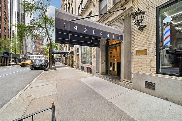 142 East 49th Street, Unit 3D Manhattan, NY 10017 - Photo 6 of 8