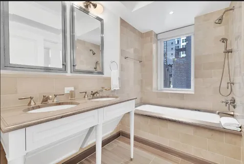 $5,995,000 | 530 Park Avenue, Unit 17A | Lenox Hill