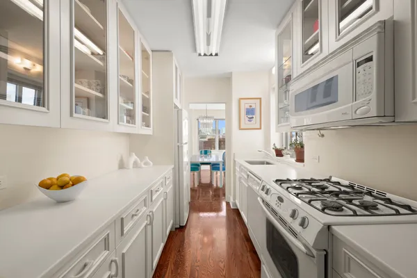 $3,695,000 | 20 East 9th Street, Unit 20F | Greenwich Village