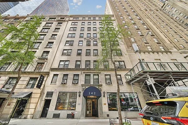 $339,000 | 142 East 49th Street, Unit 3D | Midtown East