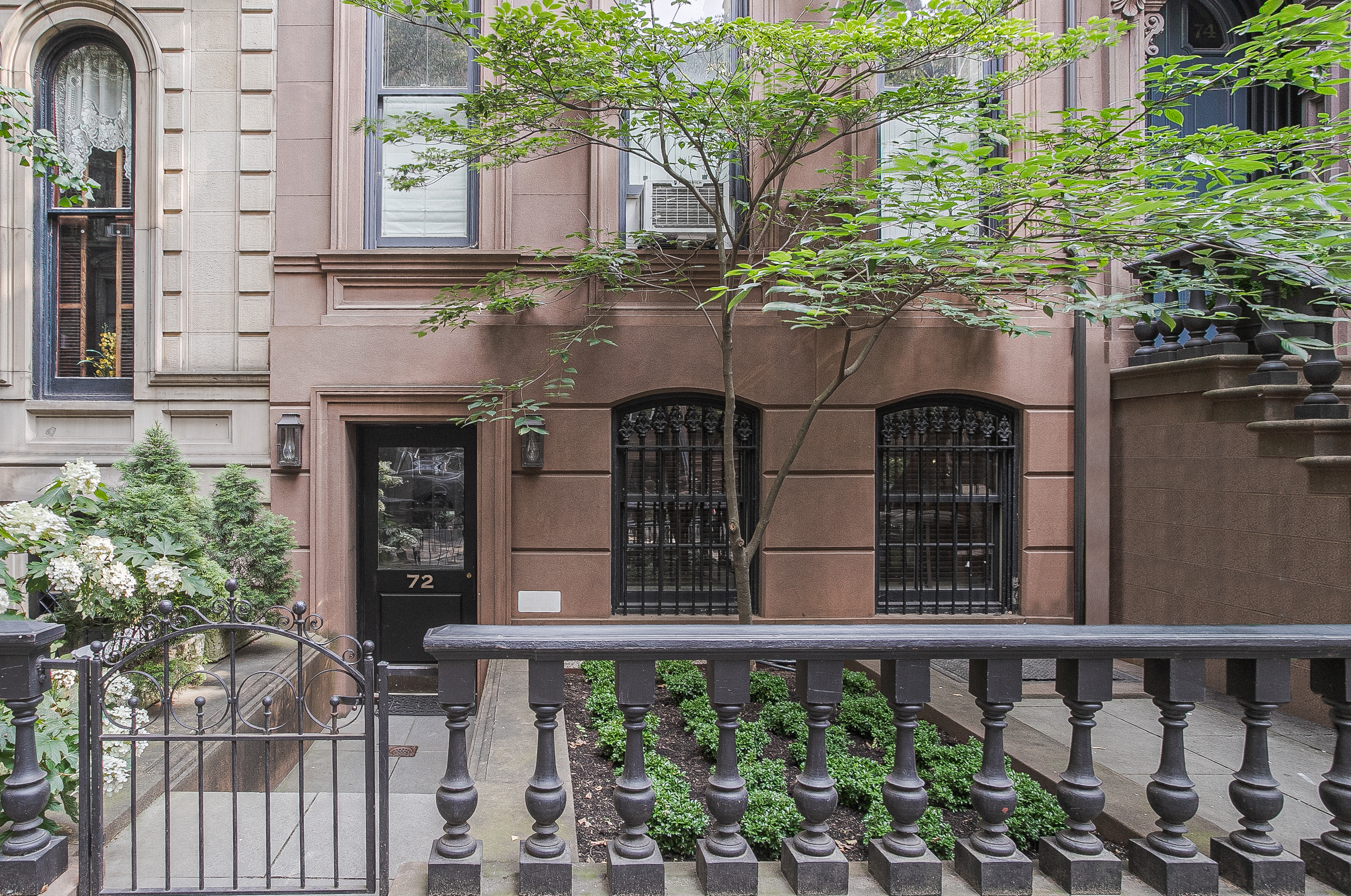 72 Perry Street, Unit GARDEN Manhattan, NY 10014 - Photo 13 of 15