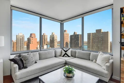 $2,195,000 | 360 East 88th Street, Unit 22C | Upper East Side