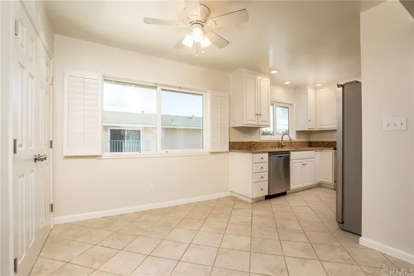 $3,195 | 301 Oswego Avenue, Huntington Beach, CA 92648