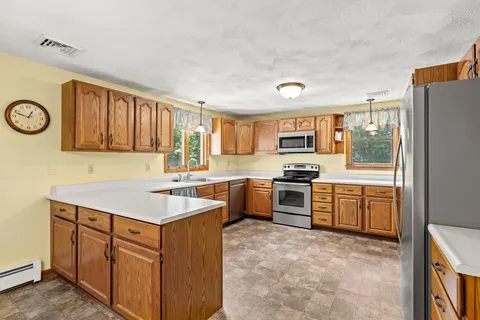 Contact Agent | 26 School Street, Byfield, MA 01922