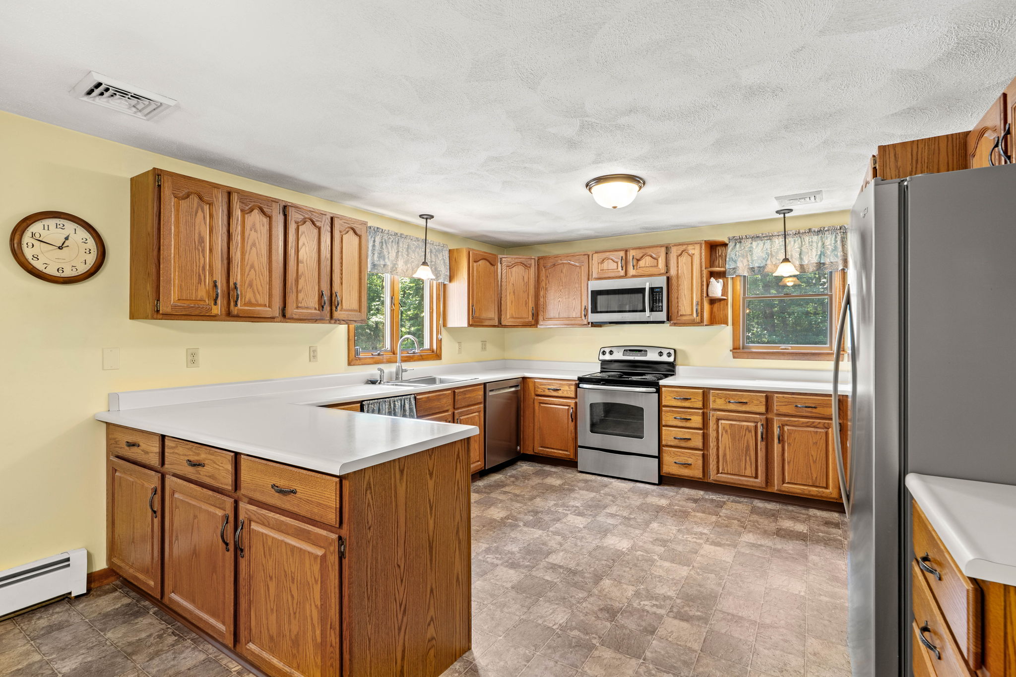 26 School Street Byfield, MA 01922 - Photo 9 of 32