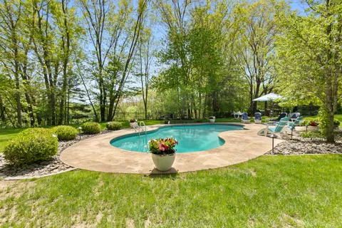 Contact Agent | 5 Jamaica Lane, Haverhill, MA 01830