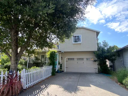 $829,000 | Jefferson Street, Petaluma, CA 94952