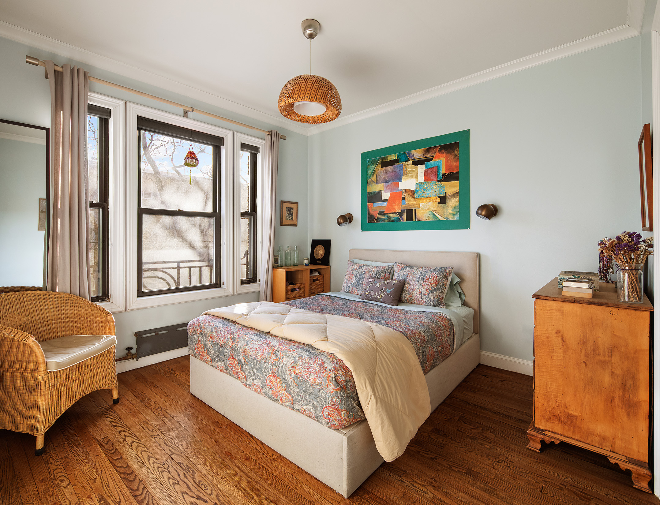 467 Pacific Street, Unit 10 Brooklyn, NY 11217 - Photo 5 of 10 a bedroom with a bed and a window