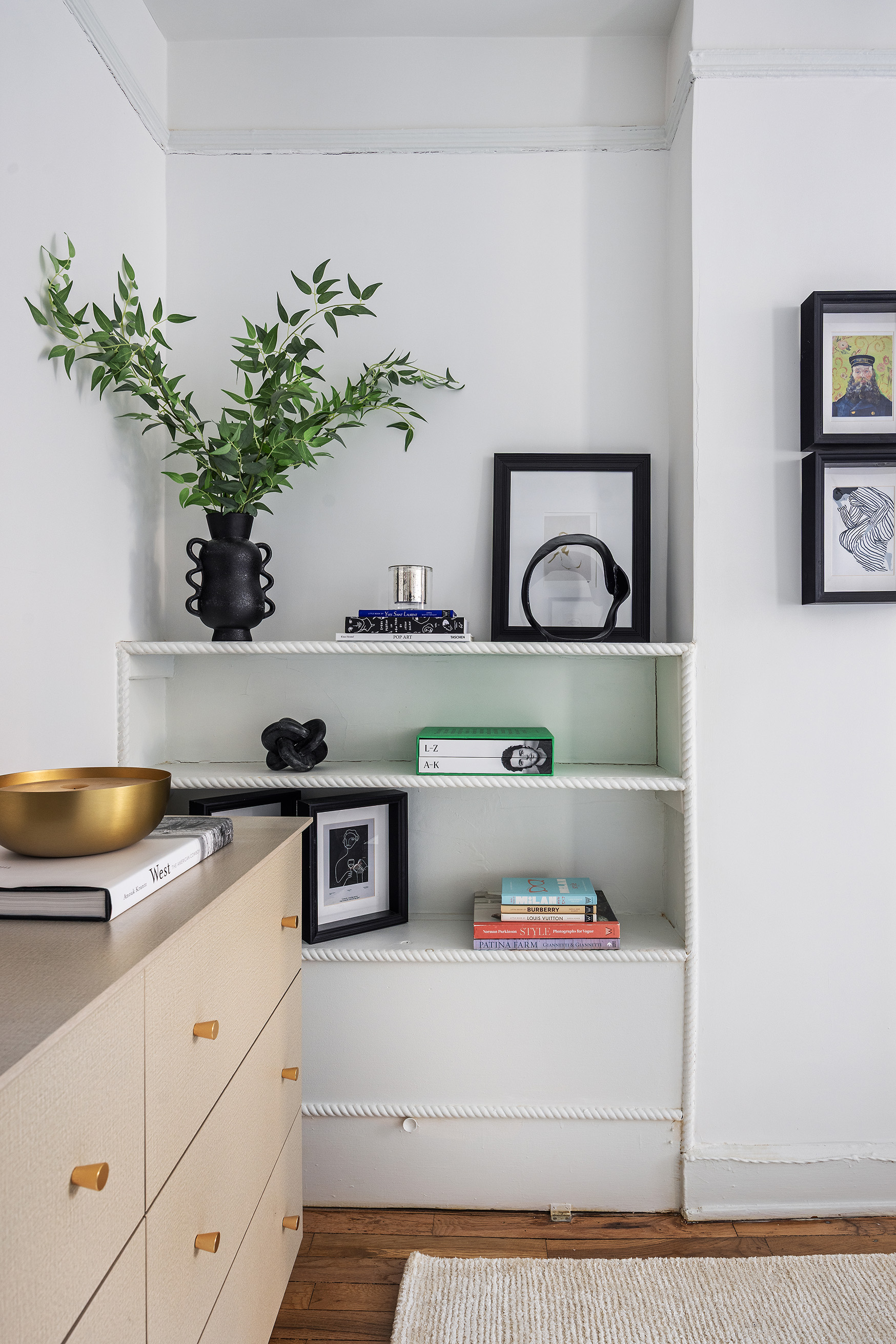 155 East 49th Street, Unit 10A Manhattan, NY 10017 - Photo 8 of 13 Gallery Image 8