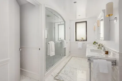 $7,995,000 | 43 West 64th Street, Unit 7A | Upper West Side