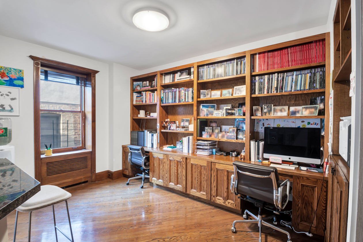 157 East 81st Street, Unit 8 Manhattan, NY 10028 - Photo 9 of 19