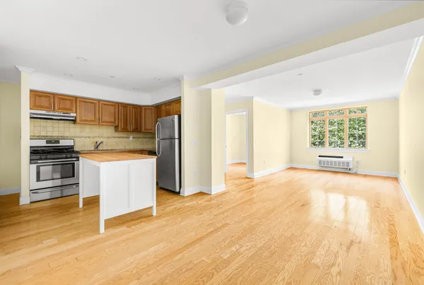 $3,300 | 85-15 120th Street, Unit 3C | Kew Gardens