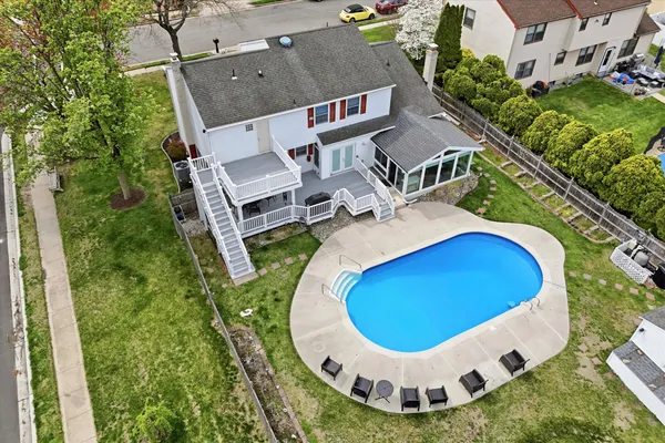 $709,000 | 1 Yardley Court, Mount Laurel, NJ 08054