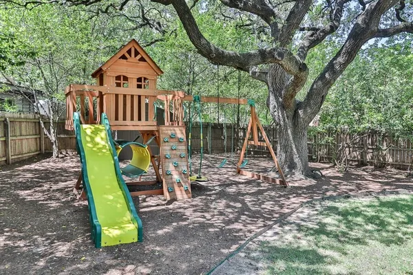 a view of outdoor space with entertaining space