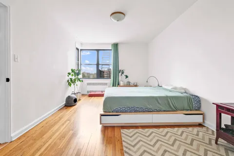 $745,000 | 100 Ocean Parkway, Unit 6K | Windsor Terrace