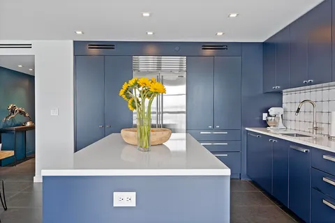 $2,200,000 | 9 Island Avenue, Unit 407, Miami Beach, FL 33139