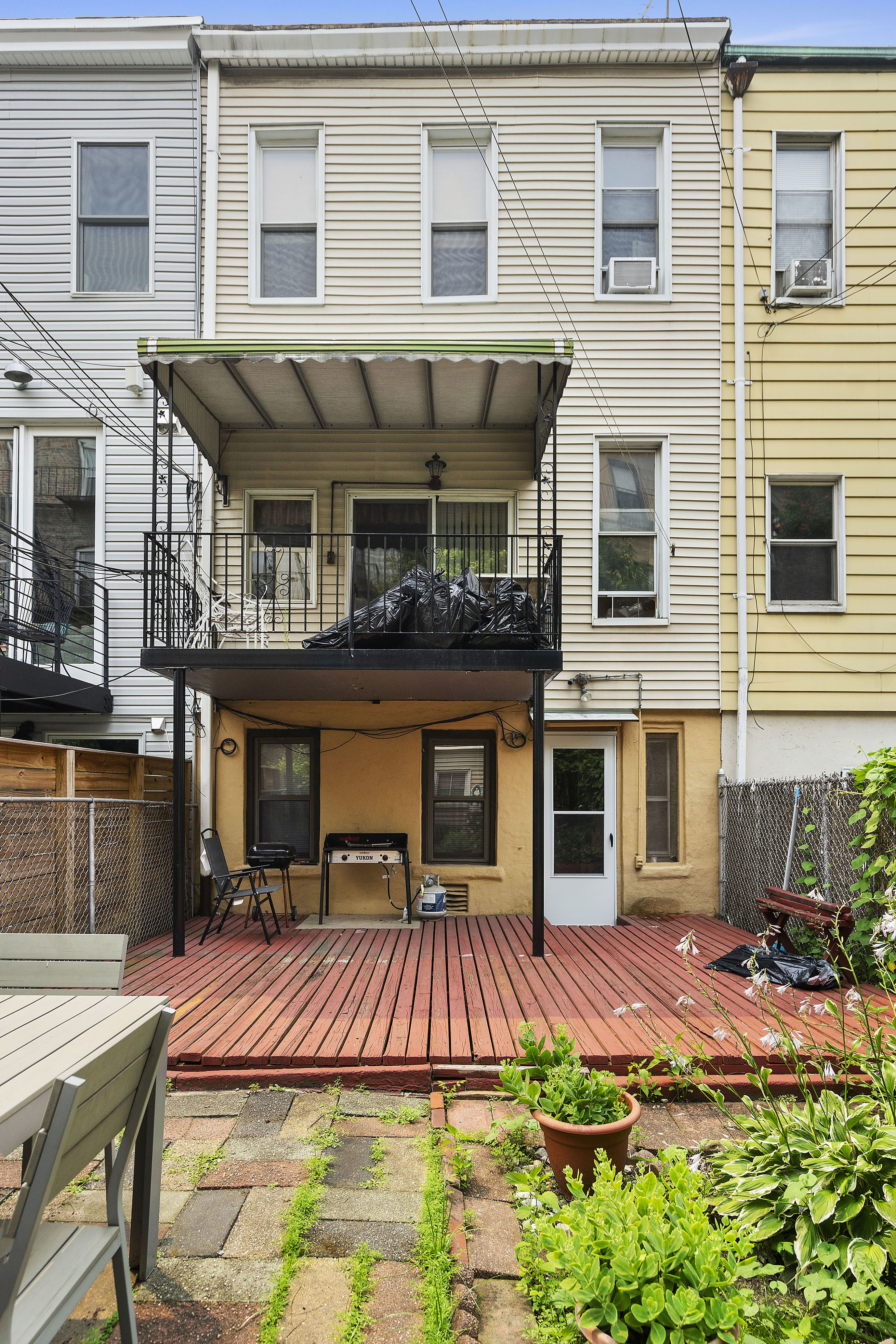 690 Humboldt Street Brooklyn, NY 11222 - Photo 2 of 7