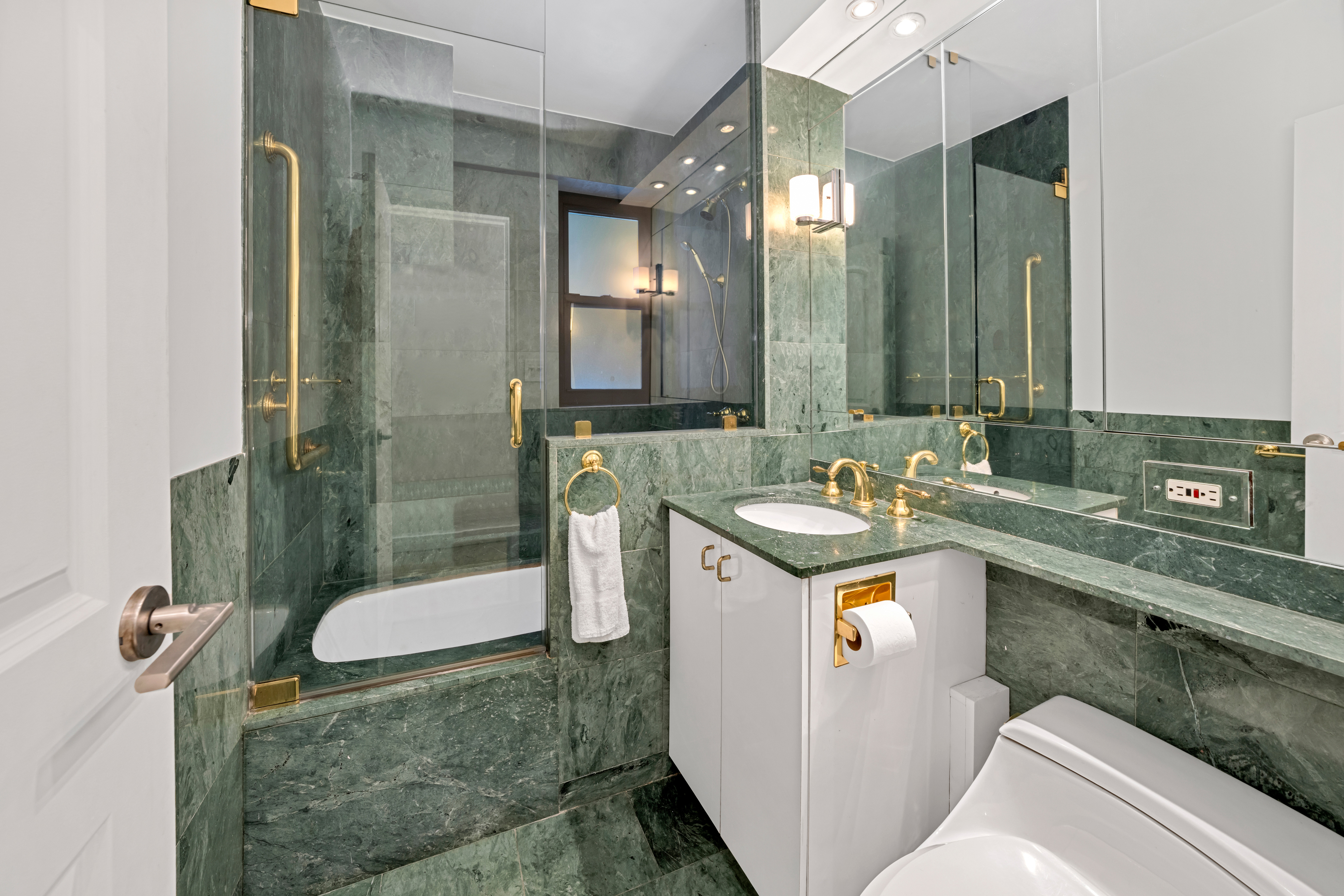 50 Sutton Place South, Unit 2A Manhattan, NY 10022 - Photo 10 of 14